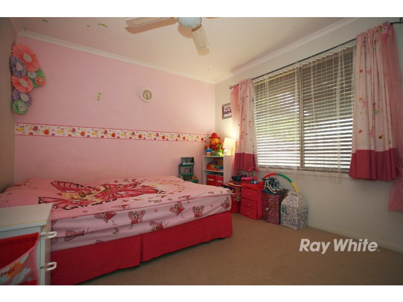 33 Carboni Crescent, Lynbrook VIC 3975