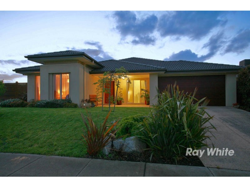 31 Broadstone Way, Cranbourne VIC 3977