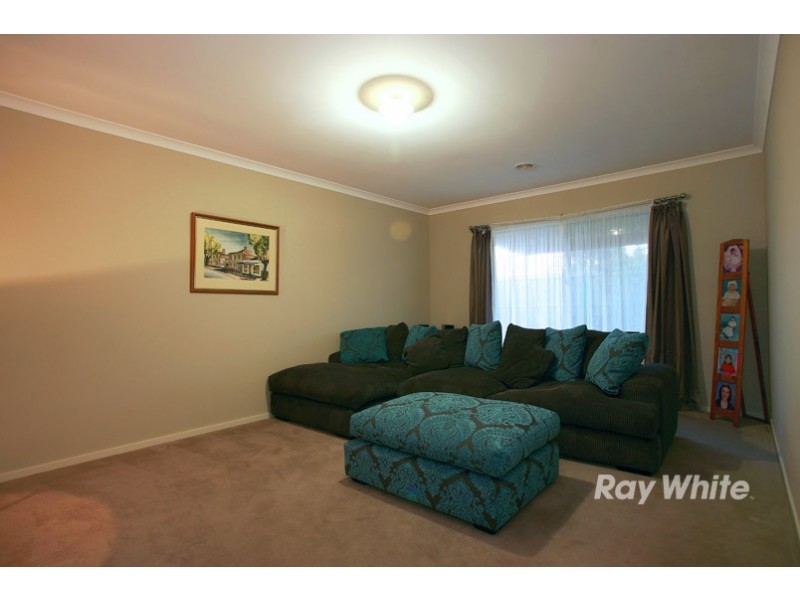 31 Broadstone Way, Cranbourne VIC 3977