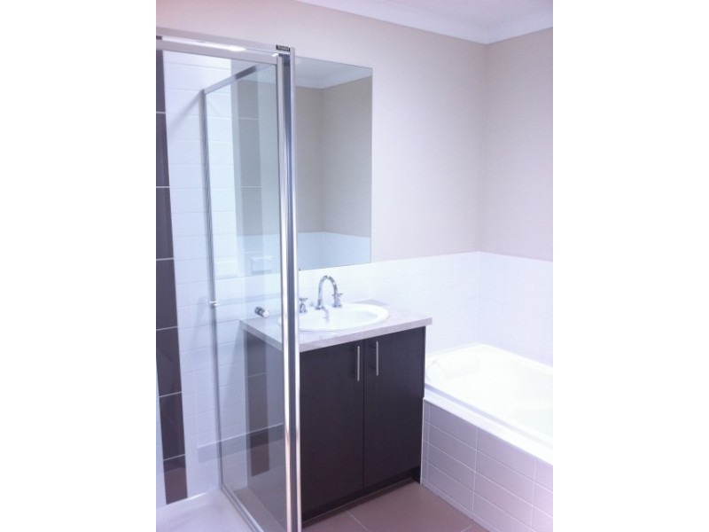 6/180 Henry Road, Pakenham VIC 3810