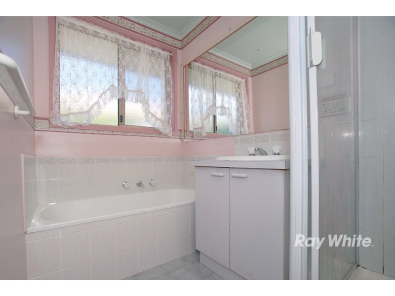 20 Marnie Drive, Cranbourne West VIC 3977