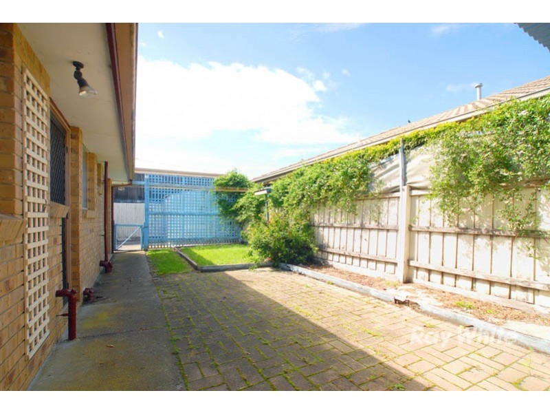 20 Marnie Drive, Cranbourne West VIC 3977