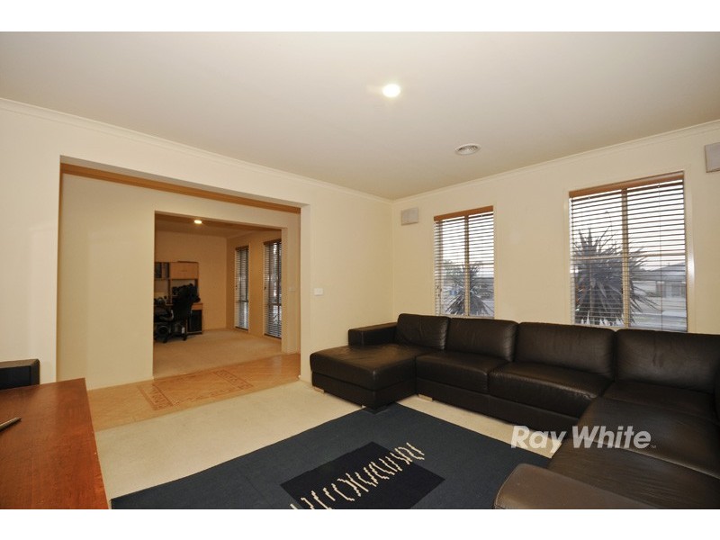 37 Central Parkway, Cranbourne West VIC 3977