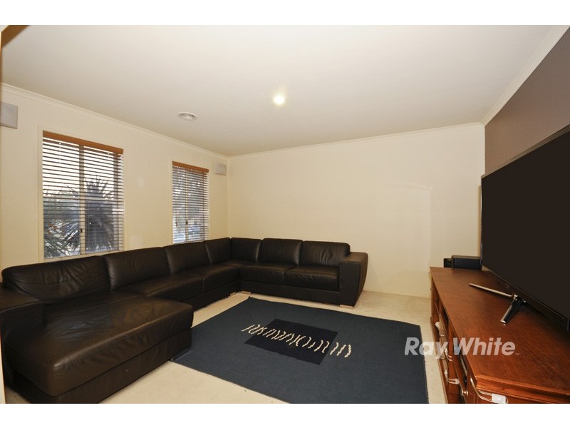 37 Central Parkway, Cranbourne West VIC 3977