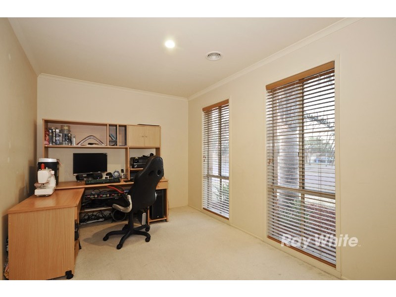 37 Central Parkway, Cranbourne West VIC 3977