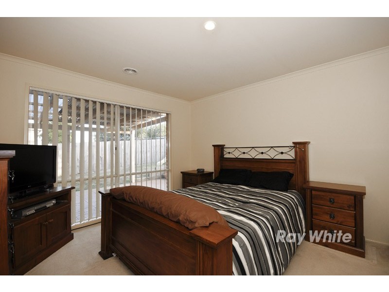 37 Central Parkway, Cranbourne West VIC 3977