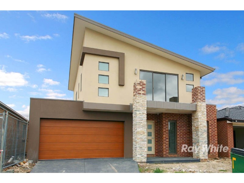 52 Linden Tree Way, Cranbourne North VIC 3977