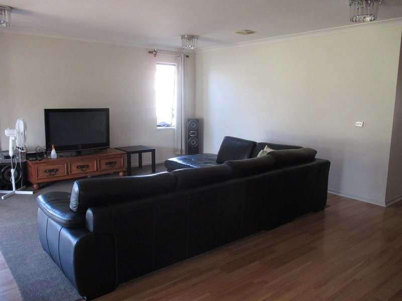 6 Blue Peppermint Circuit, Lyndhurst VIC 3975