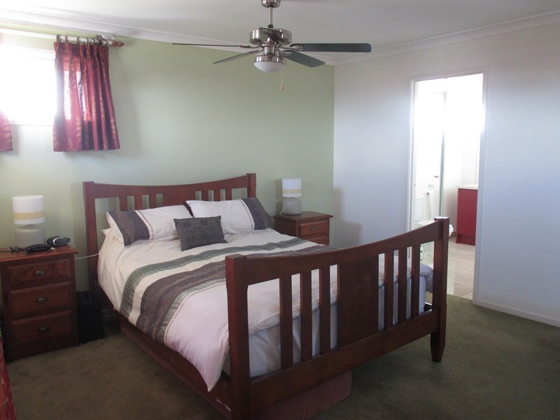 6 Blue Peppermint Circuit, Lyndhurst VIC 3975