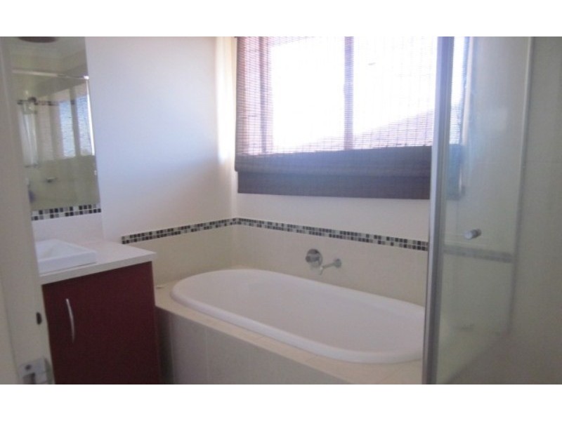 6 Blue Peppermint Circuit, Lyndhurst VIC 3975