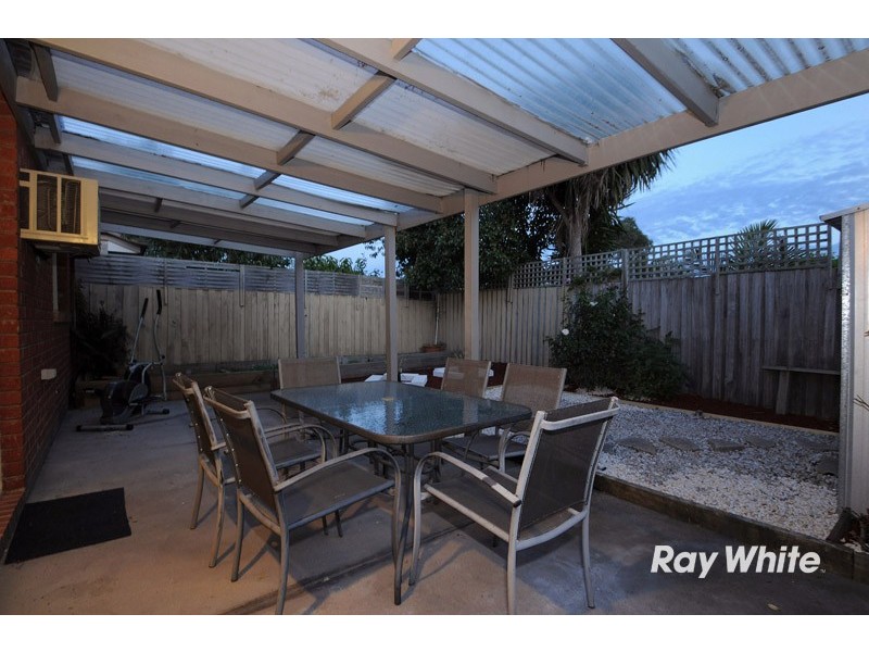 9 Parkside Mews, Cranbourne West VIC 3977