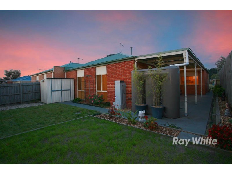 15 Gracehill Mews, Cranbourne VIC 3977