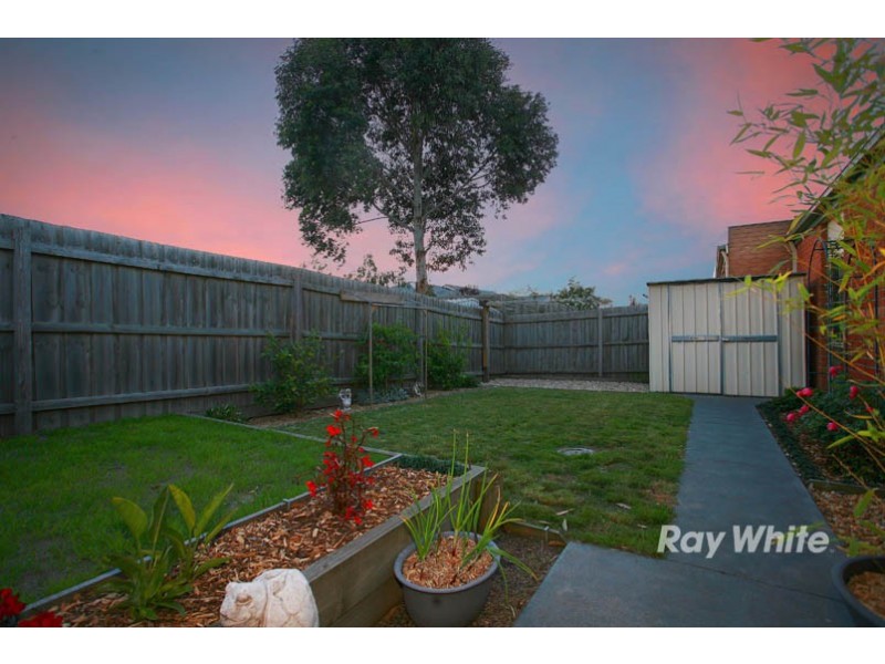 15 Gracehill Mews, Cranbourne VIC 3977