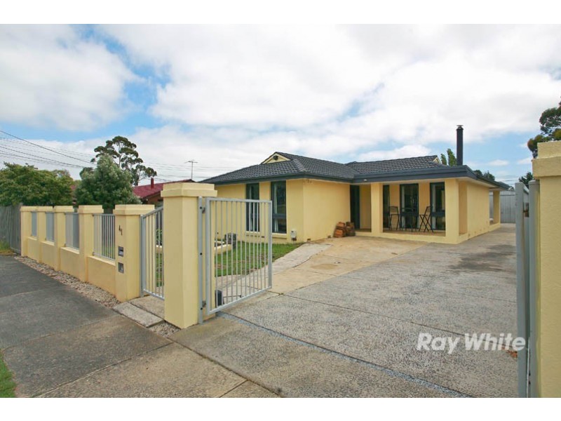 41 Fenfield Street, Cranbourne VIC 3977