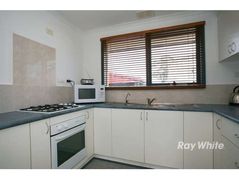 41 Fenfield Street, Cranbourne VIC 3977