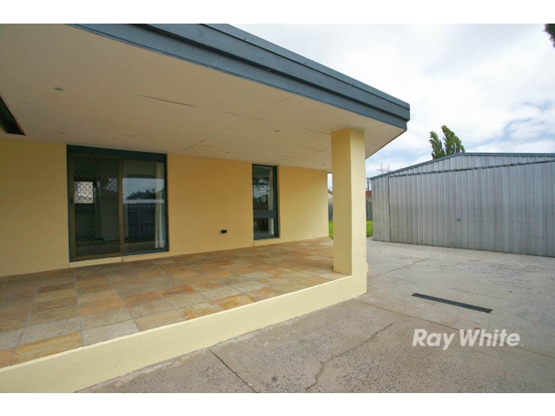 41 Fenfield Street, Cranbourne VIC 3977