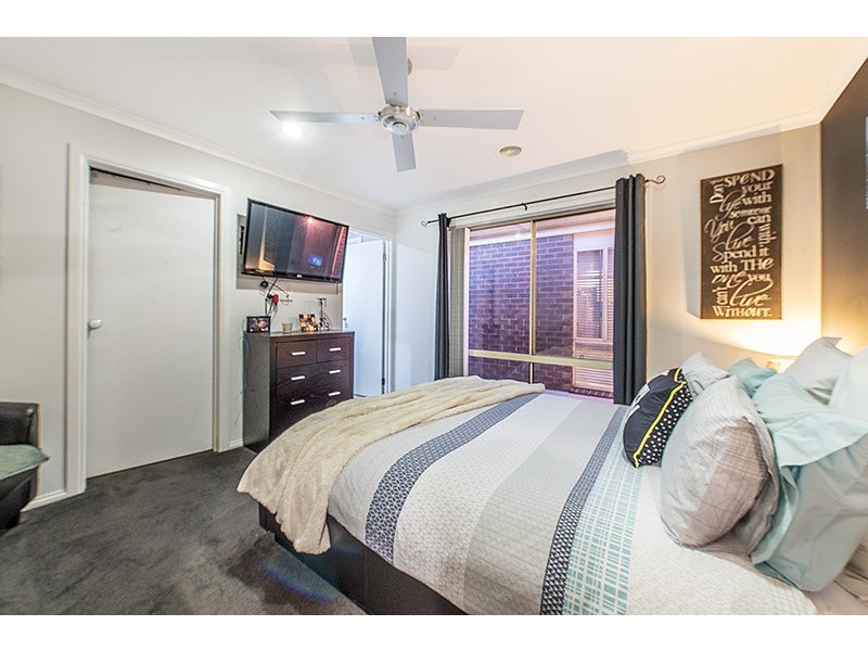 9 Landau Court, Cranbourne North VIC 3977