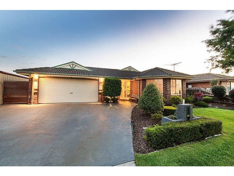 9 Landau Court, Cranbourne North VIC 3977
