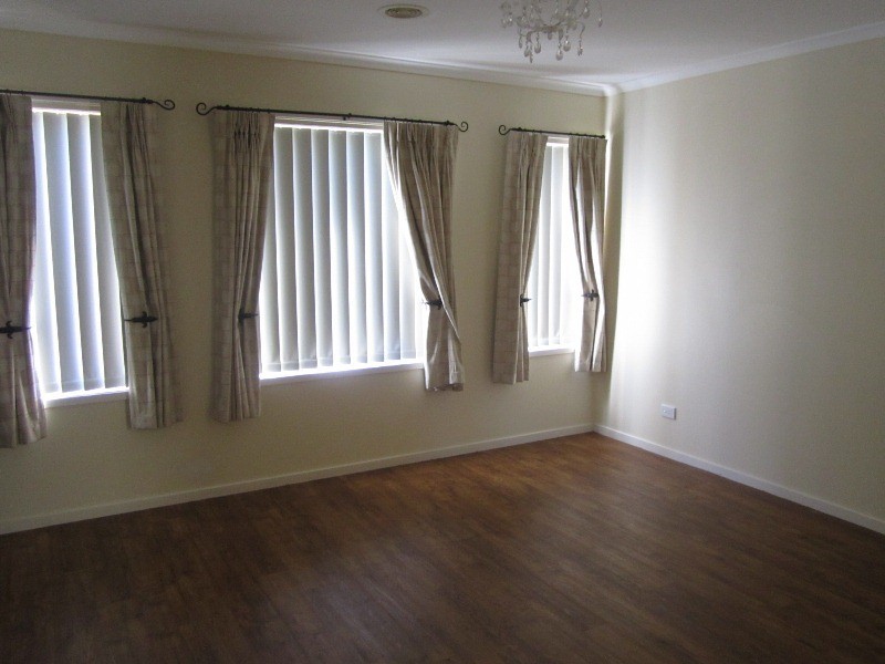 3 Bellarine Drive, Cranbourne VIC 3977