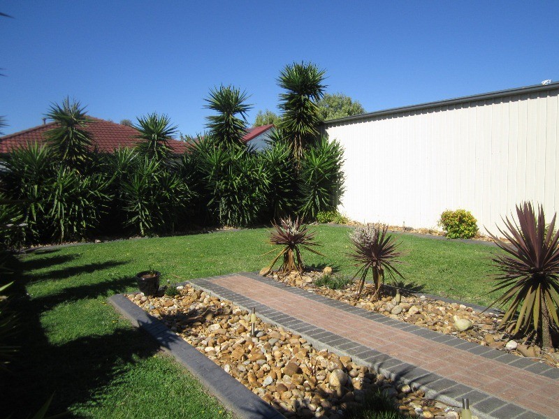 3 Bellarine Drive, Cranbourne VIC 3977