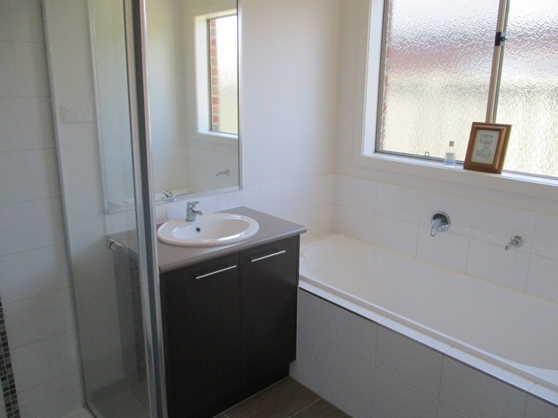 48 Ardent Crescent, Cranbourne East VIC 3977