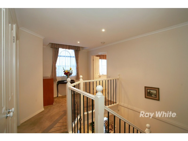 31 Amhurst Drive, Narre Warren South VIC 3805