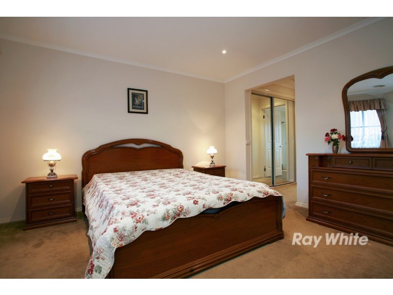 31 Amhurst Drive, Narre Warren South VIC 3805