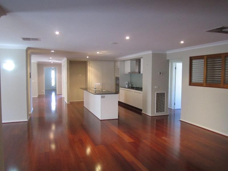 7 Castawellan Street, Lyndhurst VIC 3975