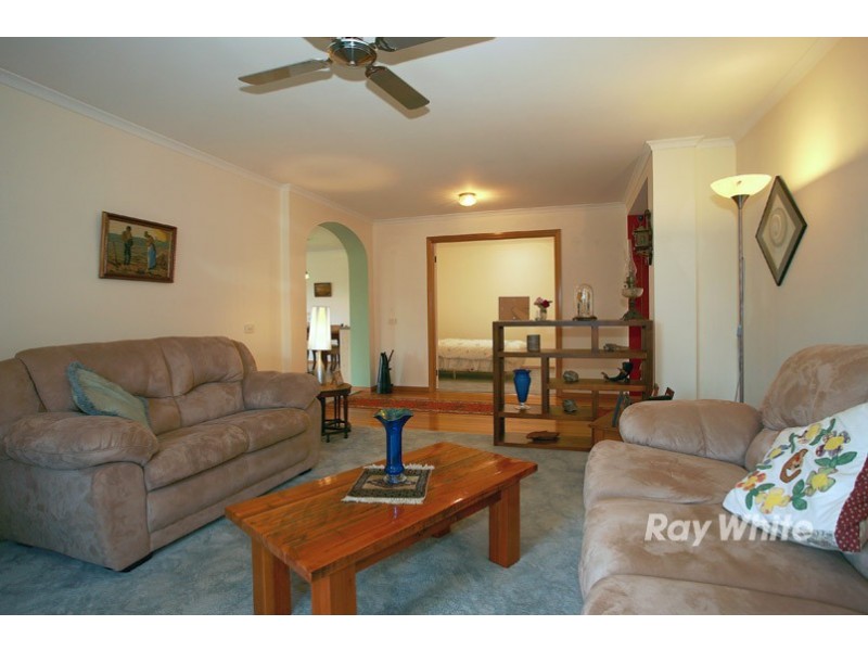 11 Prestwick Green, Cranbourne VIC 3977