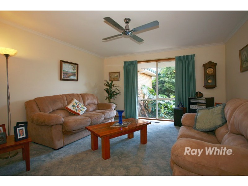 11 Prestwick Green, Cranbourne VIC 3977