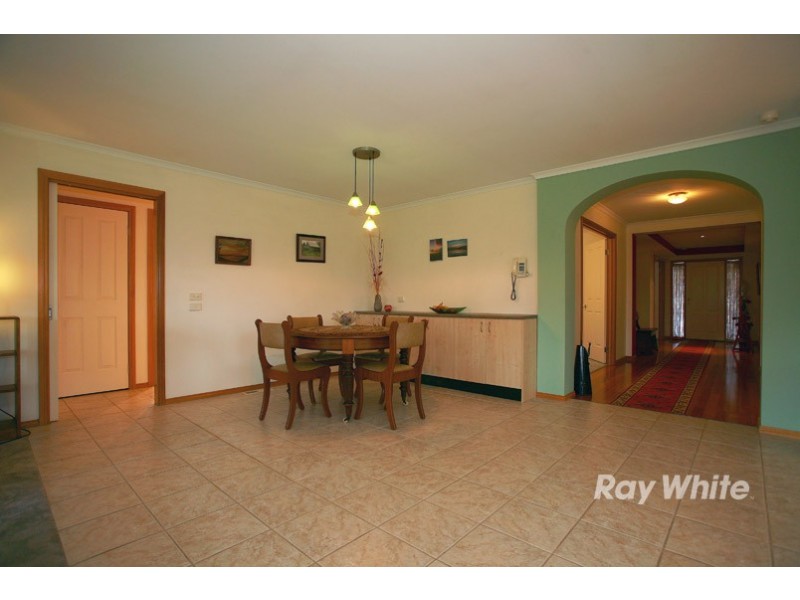 11 Prestwick Green, Cranbourne VIC 3977