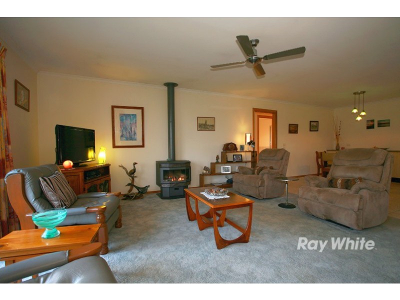 11 Prestwick Green, Cranbourne VIC 3977