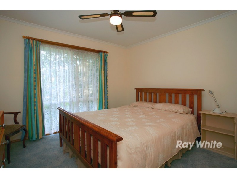 11 Prestwick Green, Cranbourne VIC 3977