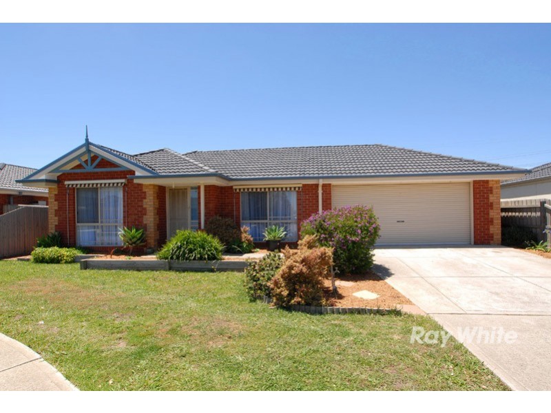 32 Genista Road, Cranbourne West VIC 3977