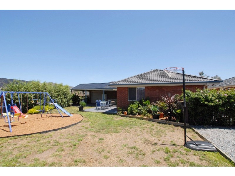 32 Genista Road, Cranbourne West VIC 3977