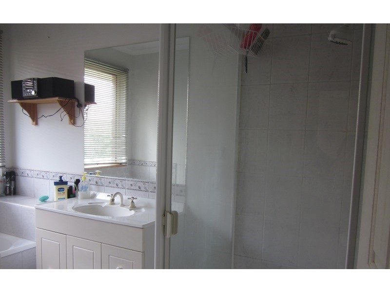 44 Hazelmere Avenue, Cranbourne West VIC 3977