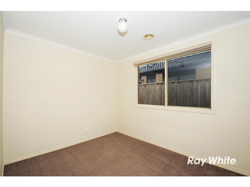 4 Maybush Lane, Cranbourne VIC 3977