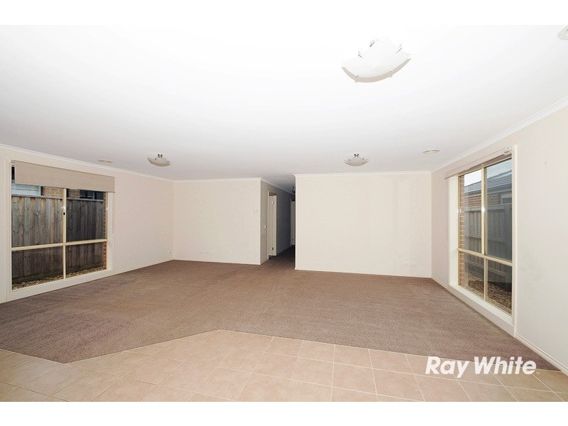 4 Maybush Lane, Cranbourne VIC 3977