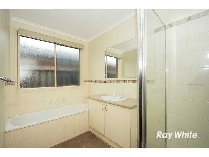 4 Maybush Lane, Cranbourne VIC 3977