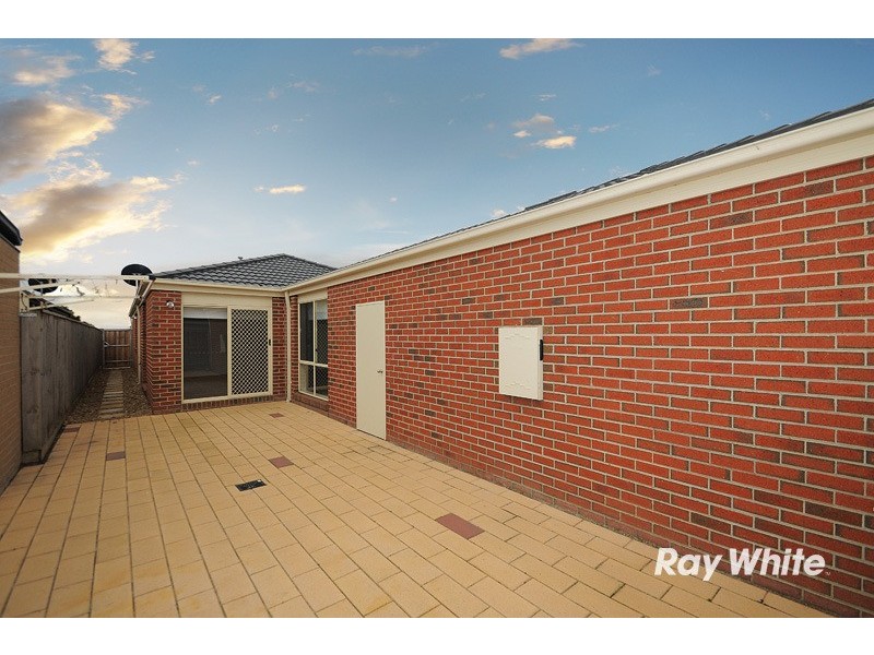 4 Maybush Lane, Cranbourne VIC 3977