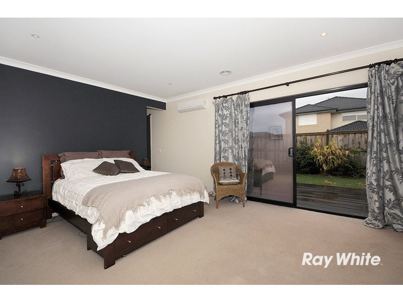 8 Honeybark Crescent, Lyndhurst VIC 3975