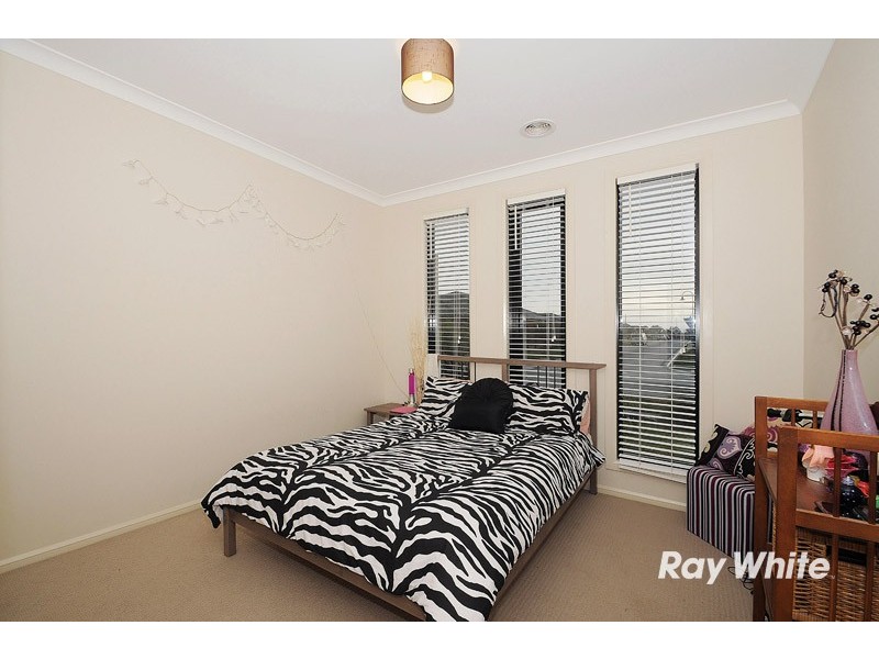 8 Honeybark Crescent, Lyndhurst VIC 3975