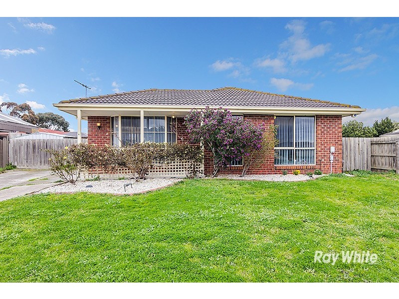 4 Greenmantle Close, Cranbourne West VIC 3977
