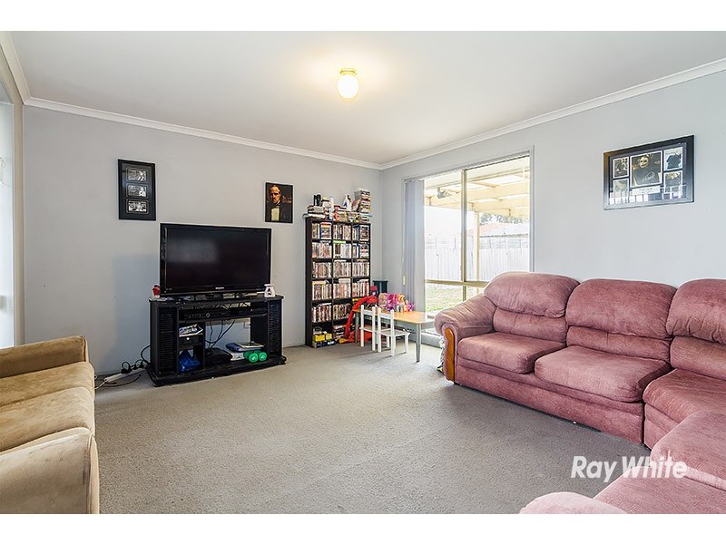 4 Greenmantle Close, Cranbourne West VIC 3977