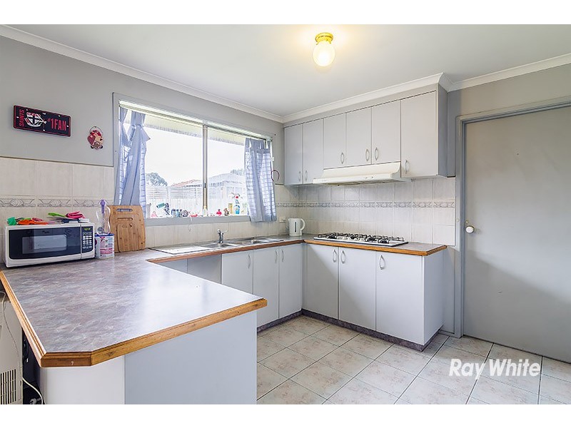 4 Greenmantle Close, Cranbourne West VIC 3977