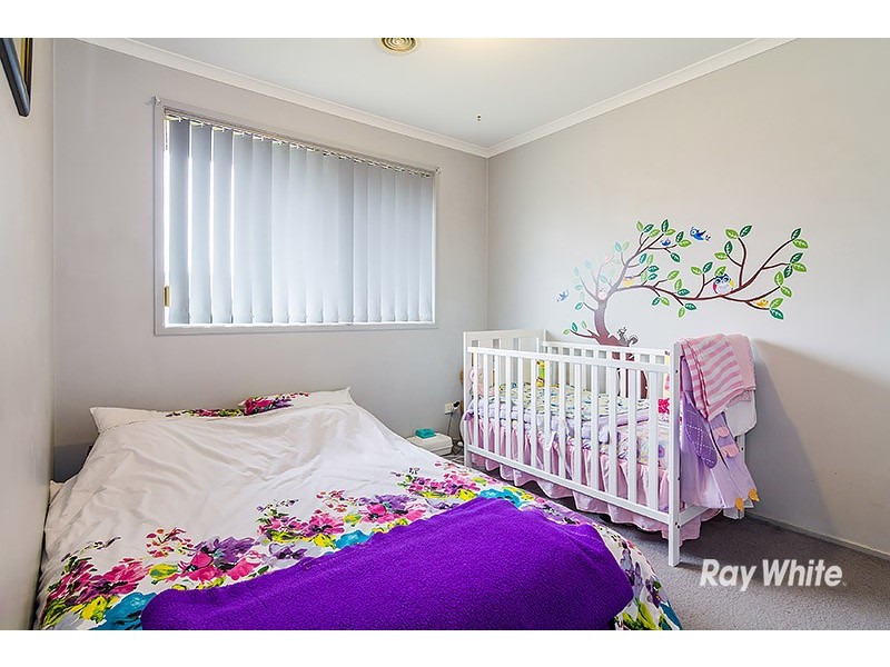 4 Greenmantle Close, Cranbourne West VIC 3977