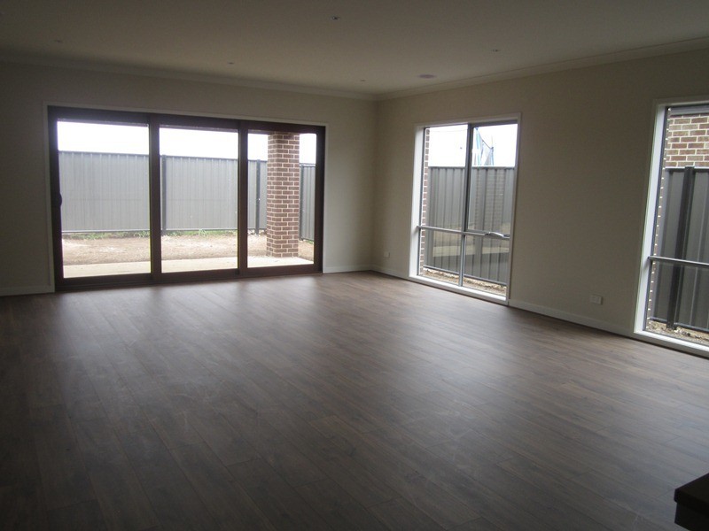 9 Haflinger Avenue, Clyde North VIC 3978