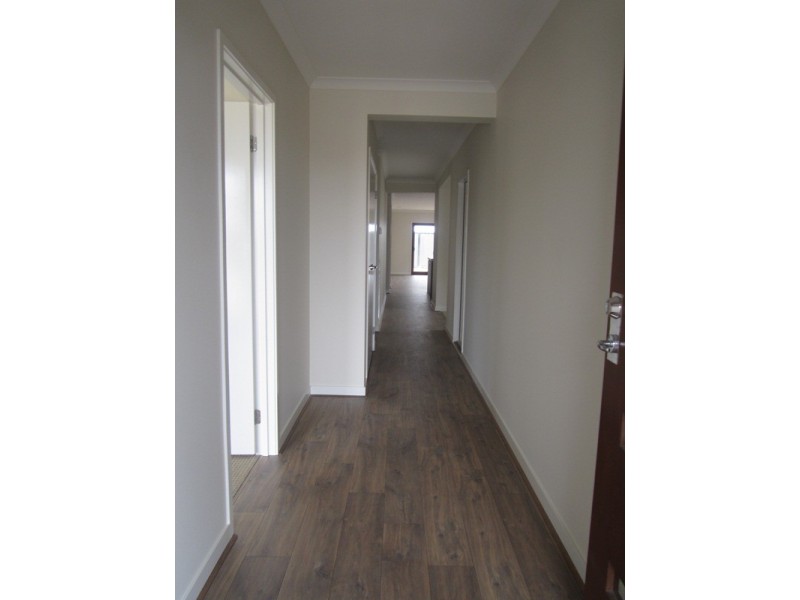 9 Haflinger Avenue, Clyde North VIC 3978