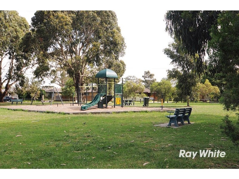 5a Latrobe Street, Cranbourne VIC 3977