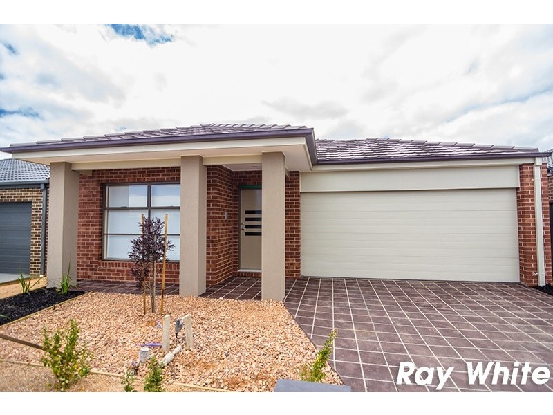 5 Morphetville Road, Clyde North VIC 3978